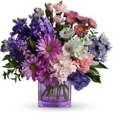 Heart\'s Delight Bouquet (Clear Vase)
